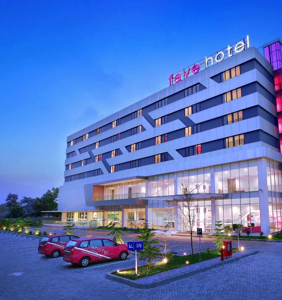 เฟฟโฮเต็ล สุบัง Hotel ซูบัง ภายนอก รูปภาพ