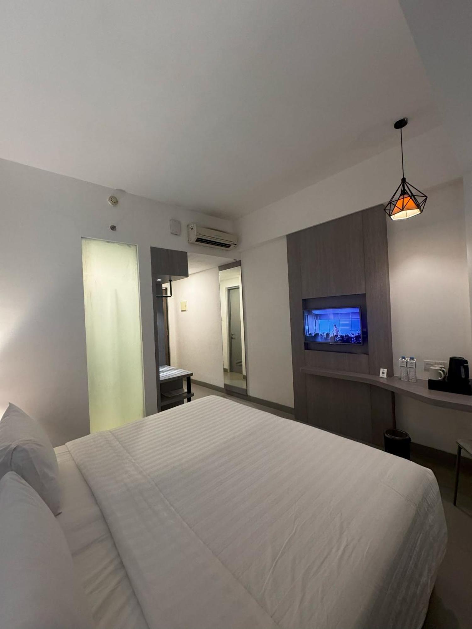 เฟฟโฮเต็ล สุบัง Hotel ซูบัง ภายนอก รูปภาพ