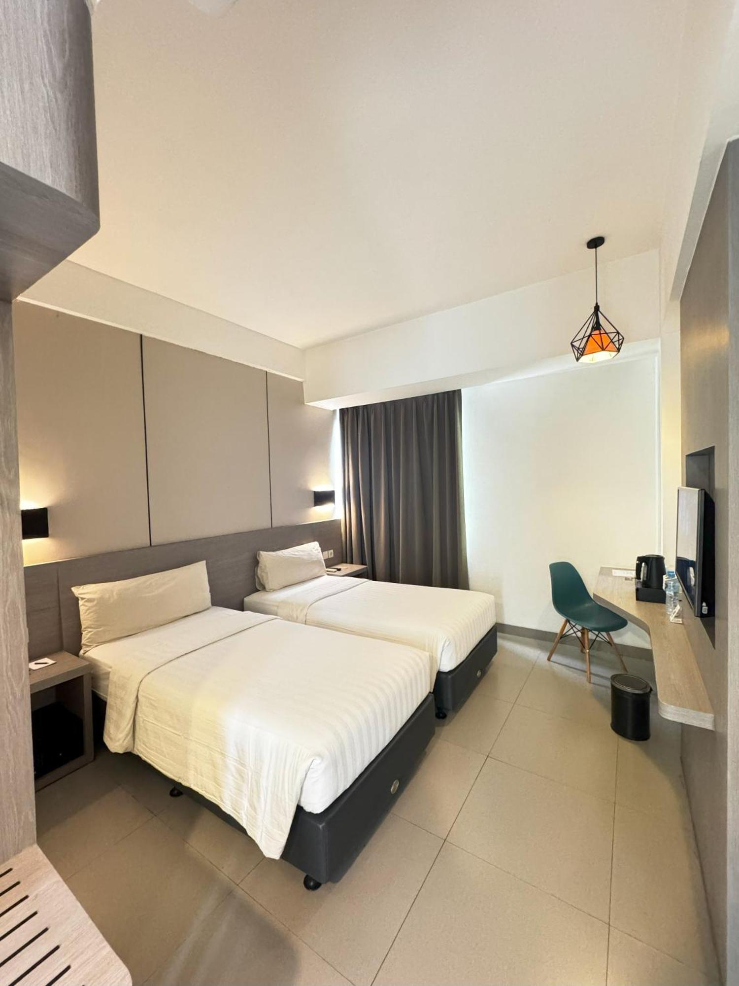 เฟฟโฮเต็ล สุบัง Hotel ซูบัง ภายนอก รูปภาพ