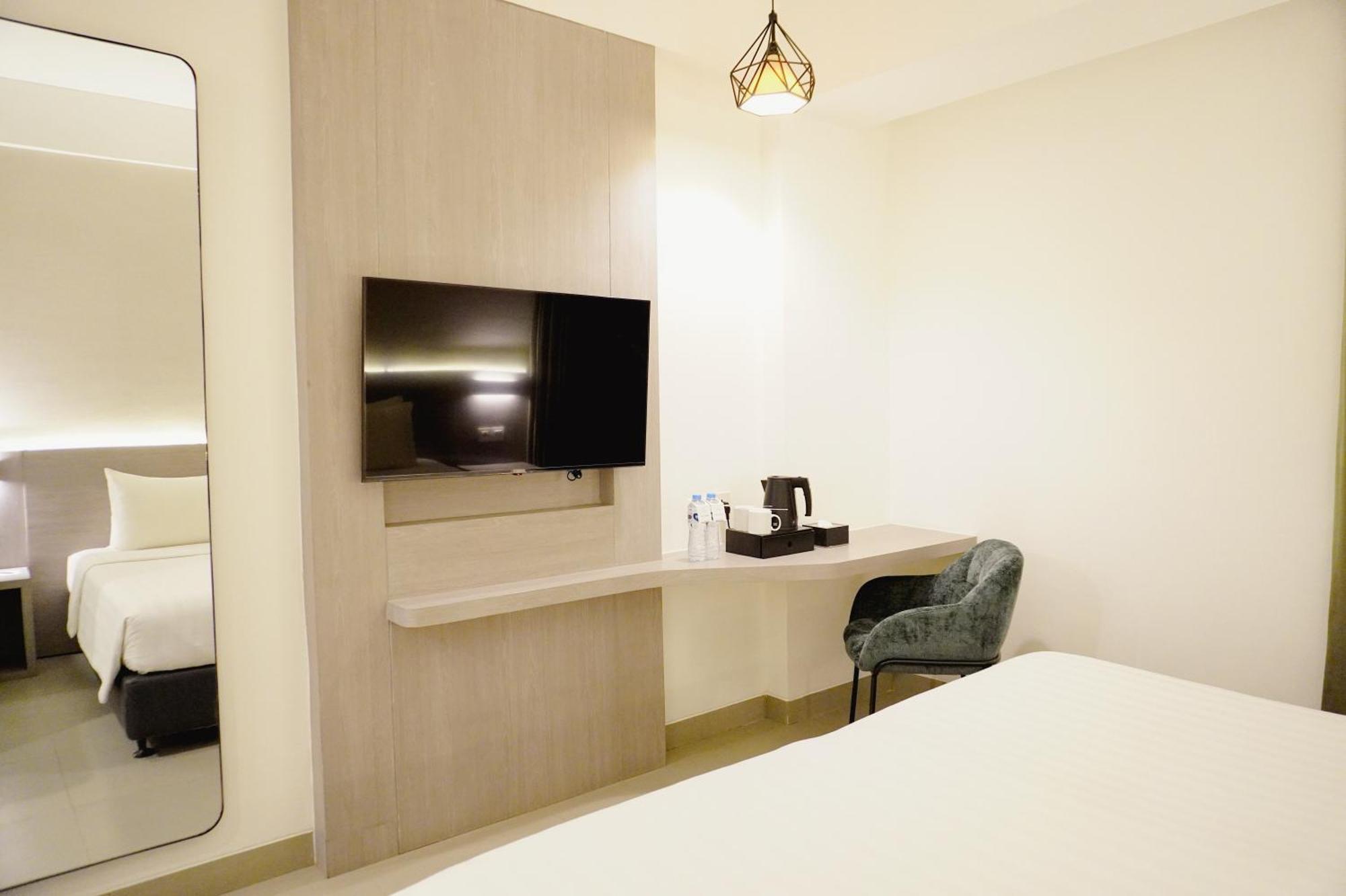 เฟฟโฮเต็ล สุบัง Hotel ซูบัง ภายนอก รูปภาพ